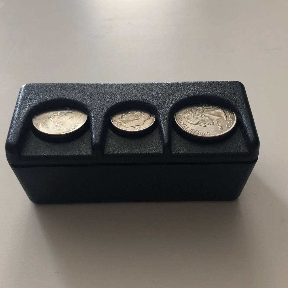 🎸 Car Coin Storage Box with Triple Slots